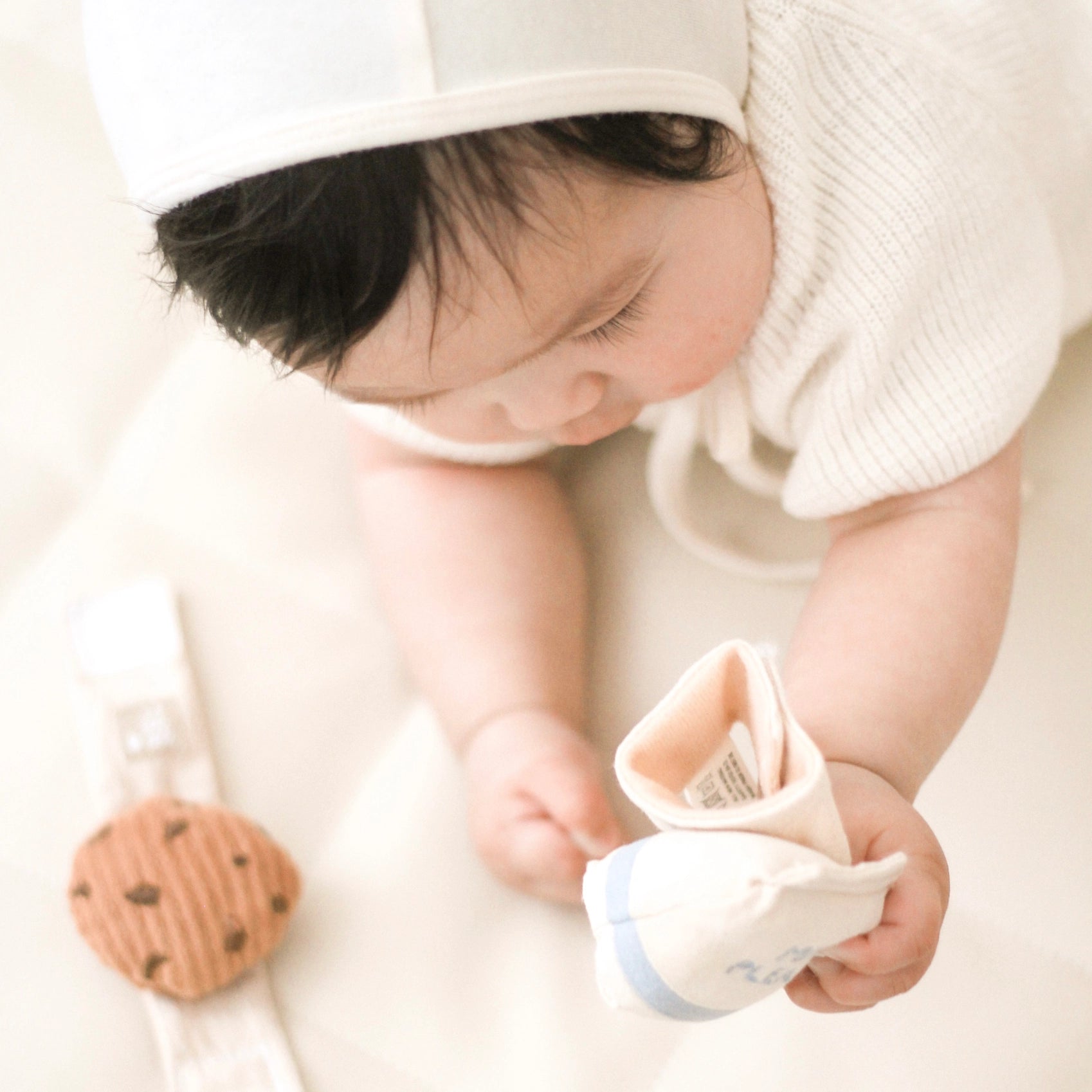 Hochet de poignet lait et cookie - Petit coeur salé